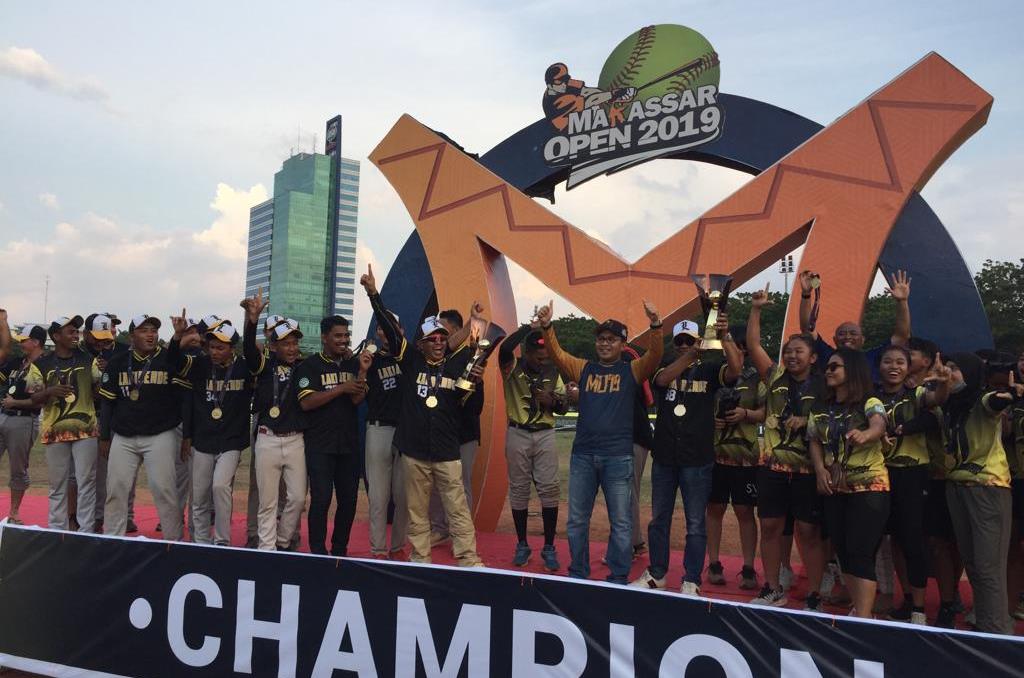 Tim Softball Lakidende Putra Pertahankan Juara Makasar Open