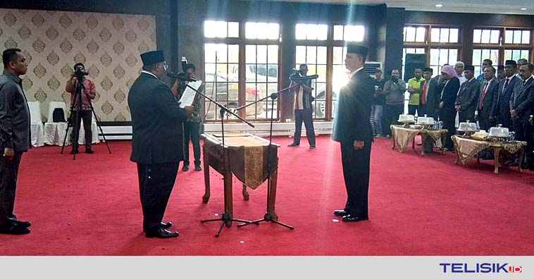 Ali Mazi Lantik Laode Ahmad P. Balombo sebagai Pj Sekda Sultra