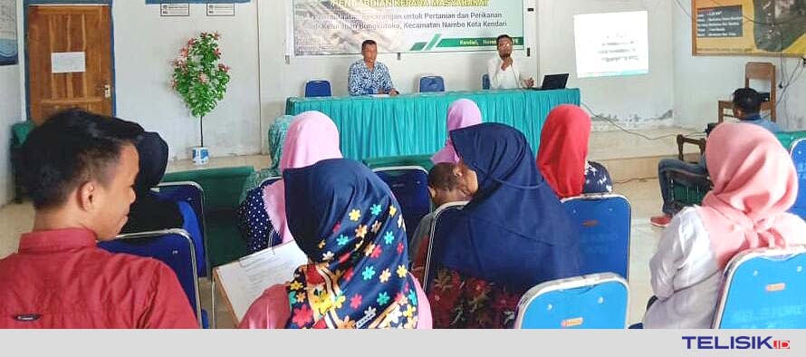 Dosen UHO Edukasi Warga,  Pekarangan Jadi Lahan Pertanian