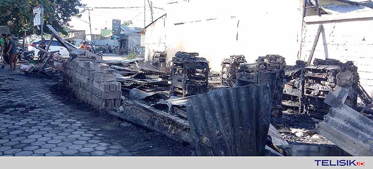 Foto Copy di Made Sabara Ludes Terbakar