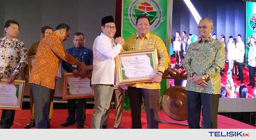 Juara I Program Inovasi Desa, Bupati Terima Penghargaan