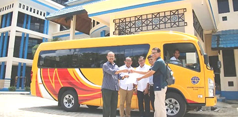 Kemenhub Beri Bantuan Satu Unit Bus Kepada IAIN Kendari