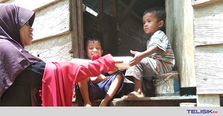 Khalifah Care Berbagi Makanan Hingga ke Kabupaten Muna