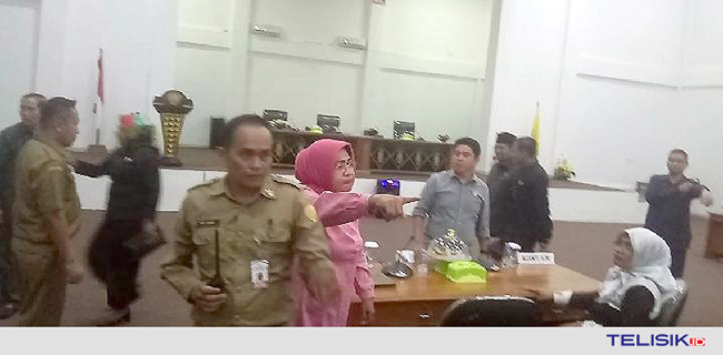 Rapat Dengar Pendapat BLUD RSUD Berakhir Ricuh