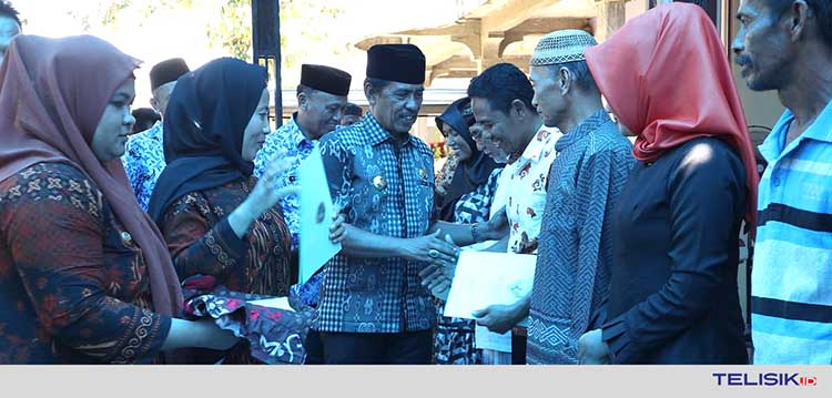Bupati Kolut, Serahkan 211 Sertifikat Tanah Kepada Masyarakat