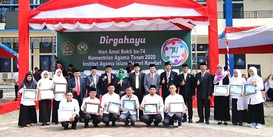 Dosen dan Pegawai IAIN Kendari Raih Penghargaan di Hari Amal Bakti Kemenag