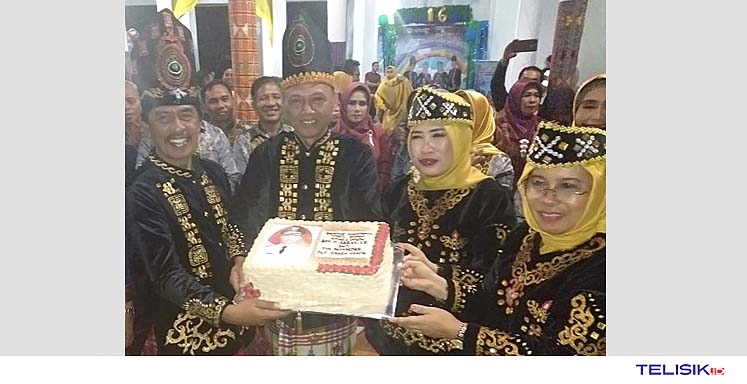 Ultah, Wakil Bupati Kolut Dapat Kejutan Istimewa
