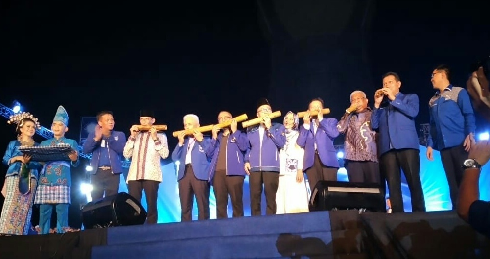 Alat Musik Bambu Jadi Penanda di Bukanya  Kongres V PAN 