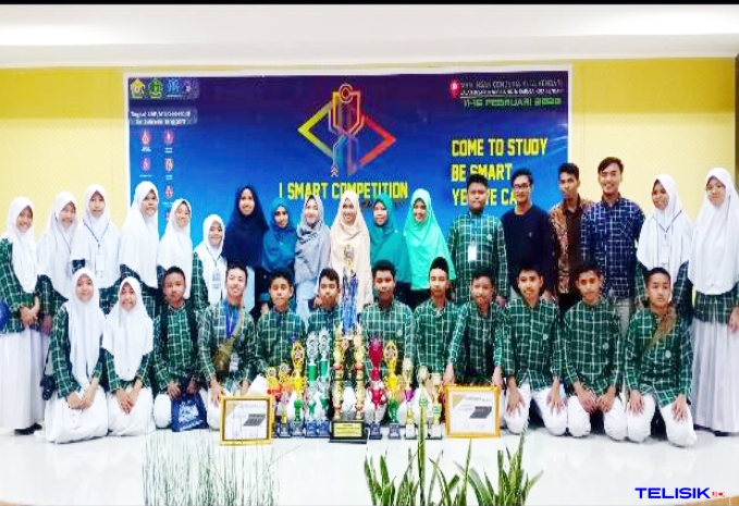 MTs Ummusshabri Kendari Pertahankan Juara Umum I-Smart Competition