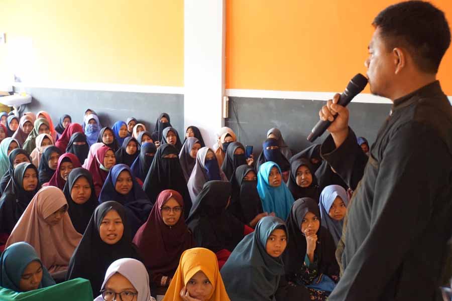 Tolak Valentine Day, Ratusan Pelajar Kendari Padati Ngaji Trendy