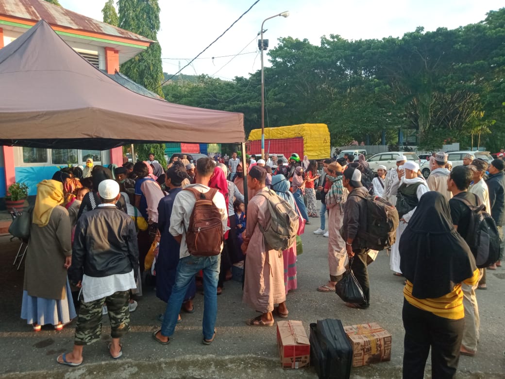 251 Penumpang KMP New Rose Cek Suhu Tubuh