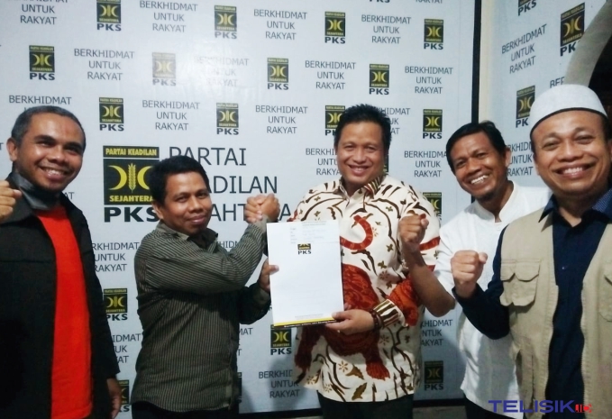 PKS Berikan Surat Keputusan ke Rusman Buat Mendaftar di KPU