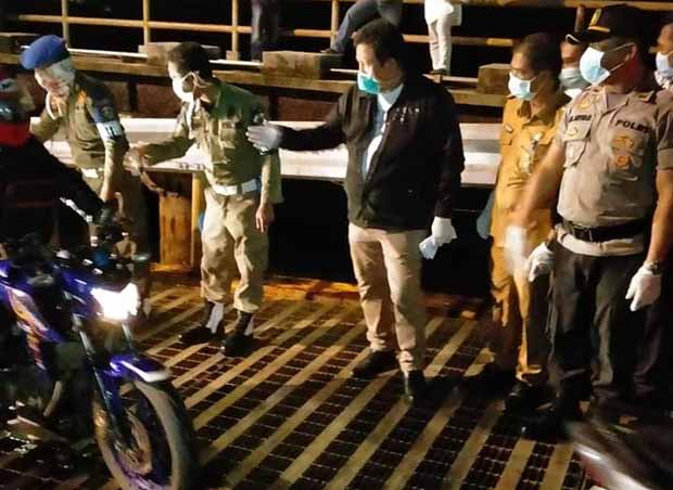 Cegah COVID-19, Rusman Emba Stand By di Pelabuhan