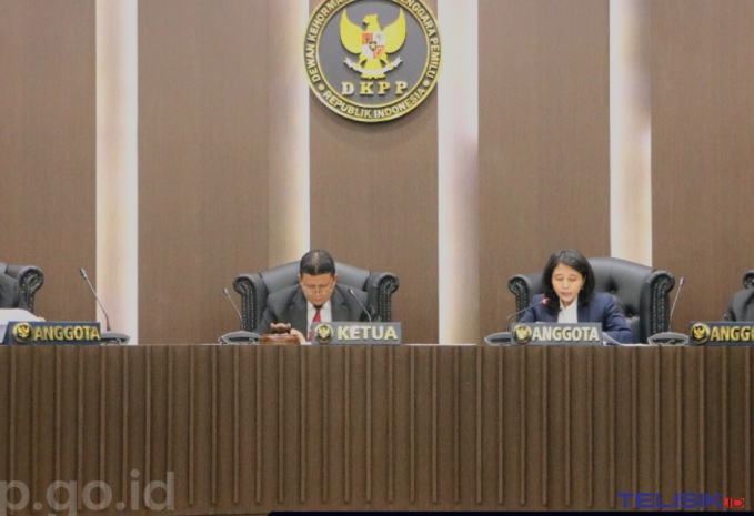 DKPP Pecat Anggota KPU RI Evi Novida Ginting Manik
