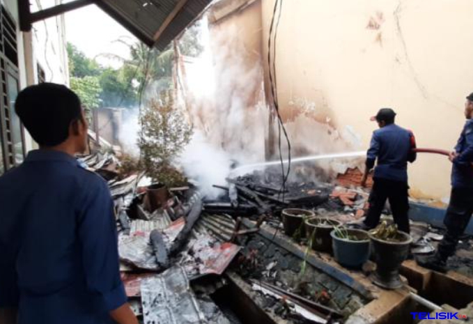 Kebakaran di SMKN 4 Kendari Diduga Berasal dari Kantin Sekolah