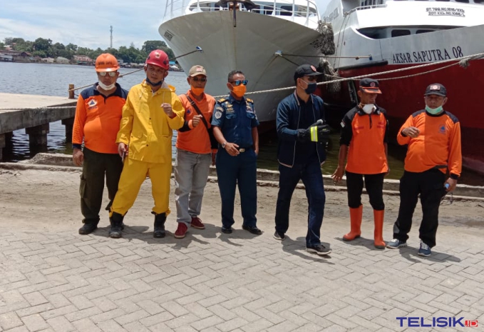 Lawan COVID-19, BPBD Semprot Disinfektan di Pelabuhan Kendari