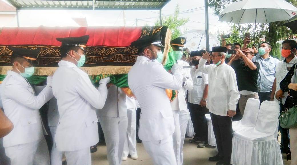 Lukman Abunawas Pimpin Pelepasan Jenazah Almarhum Imran