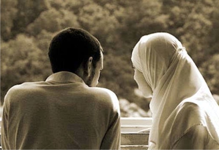 Mencium Pasangan Saat Puasa, Bolehkah?