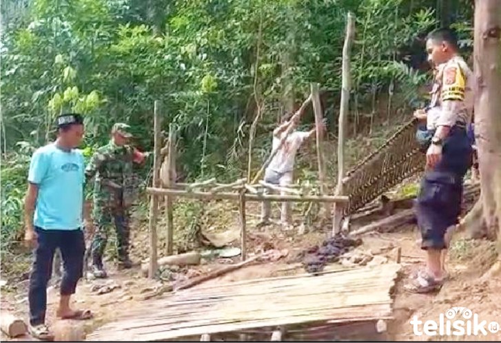 Polisi Musnahkan Tempat dan Alat Produksi Miras di Bombana