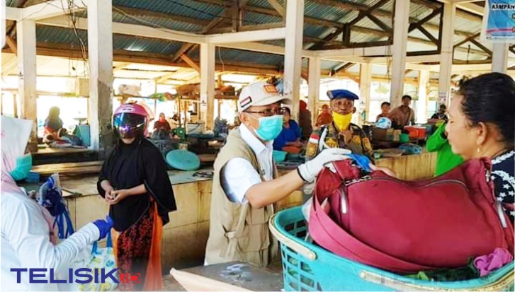 Satgas COVID-19 Bombana Sebarkan 1000 Masker kepada Warga