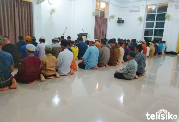 Tetap Salat Jumat, Pengurus Masjid Lakukan Ini