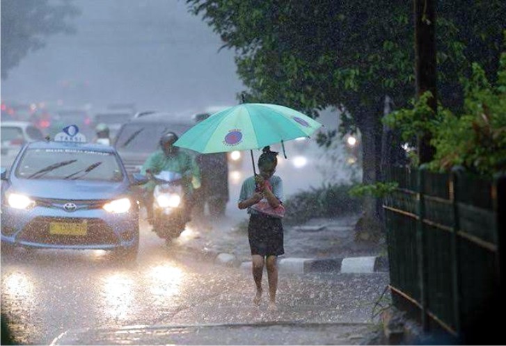 Tiga Hari ke Depan Kendari Diprediksi Hujan Guntur Disertai Angin Kencang