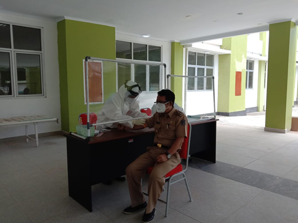 Wabup Muna dan Jemaat GPIB Jalani Rapid Test