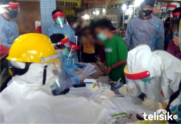 100 Pedangang di Dua Pasar Kendari Ikut Rapid Tes, Enam Orang Reaktif