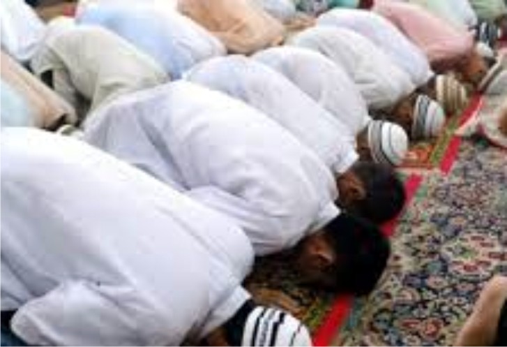 Klaim Zona Hijau, Warga Tetap Antusias Salat Tarawih