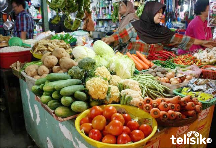 Pedagang Pasar Mandonga: Takut Jualan Saat COVID-19, tapi Butuh Uang