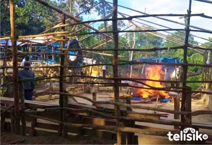 Sering Meresahkan Warga, Polres Kendari Bakar Arena Judi Sabung Ayam