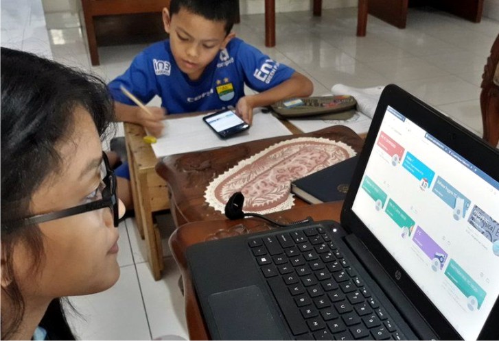 Siswa SD di Konawe Ujian Sekolah di Rumah