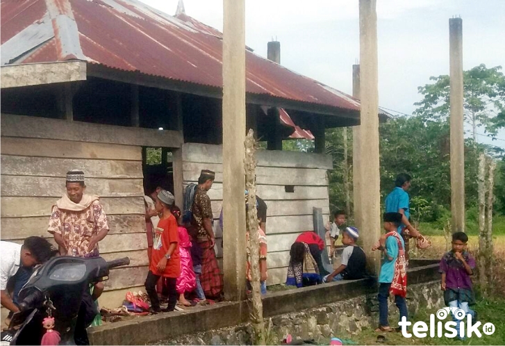 Warga Konsel tetap Gelar Salat Idul Fitri di Masjid