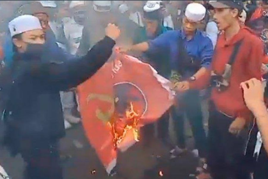 Bendera PDIP Dibakar, Ketua DPRD Lapor ke Polda