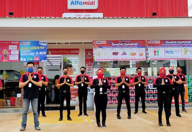 Alfa Midi Optimis Berdayakan Pedagang Kecil di Bombana