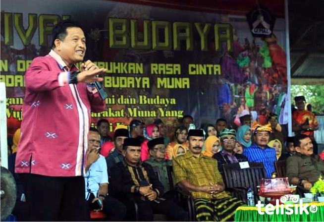 Diprotes Warga, Bupati Siap Copot Kades Korihi