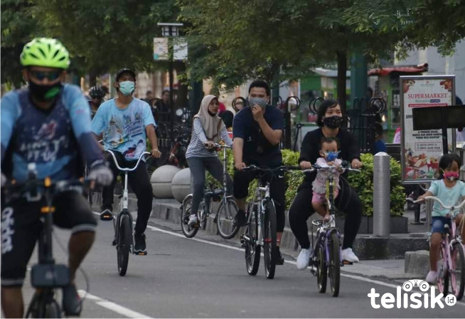Gowes, Ribuan Warga Yogyakarta Abaikan Protokol COVID-19