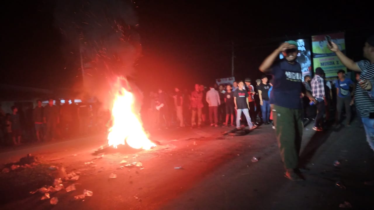 Hingga Malam Hari, Massa Aksi Penolakan 500 TKA China Terus Berdemo