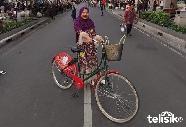 Inspiratif, Apoteker Menjadi Bos Batik