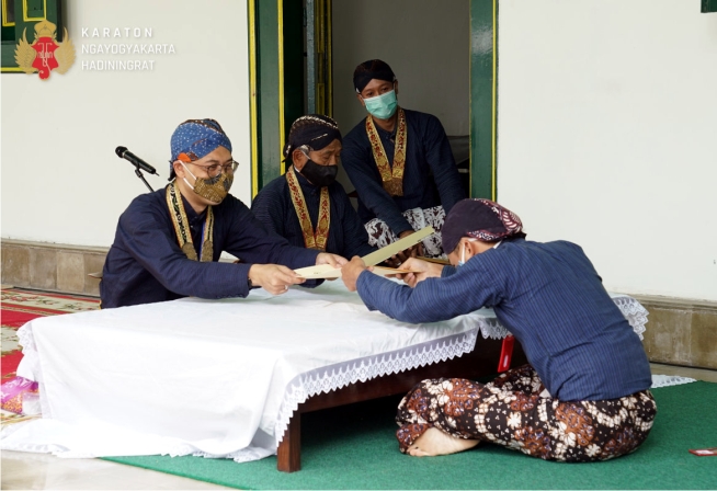 Keraton Yogyakarta Gelar Wisuda Abdi Dalem