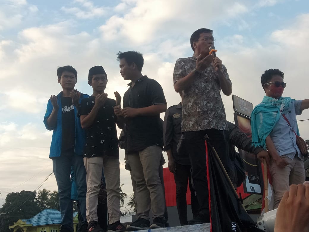 Ketua DPRD Sultra Cek Dokumen TKA China di Bandara