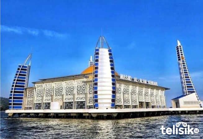Masjid Al-Alam Kendari Dibuka Kembali