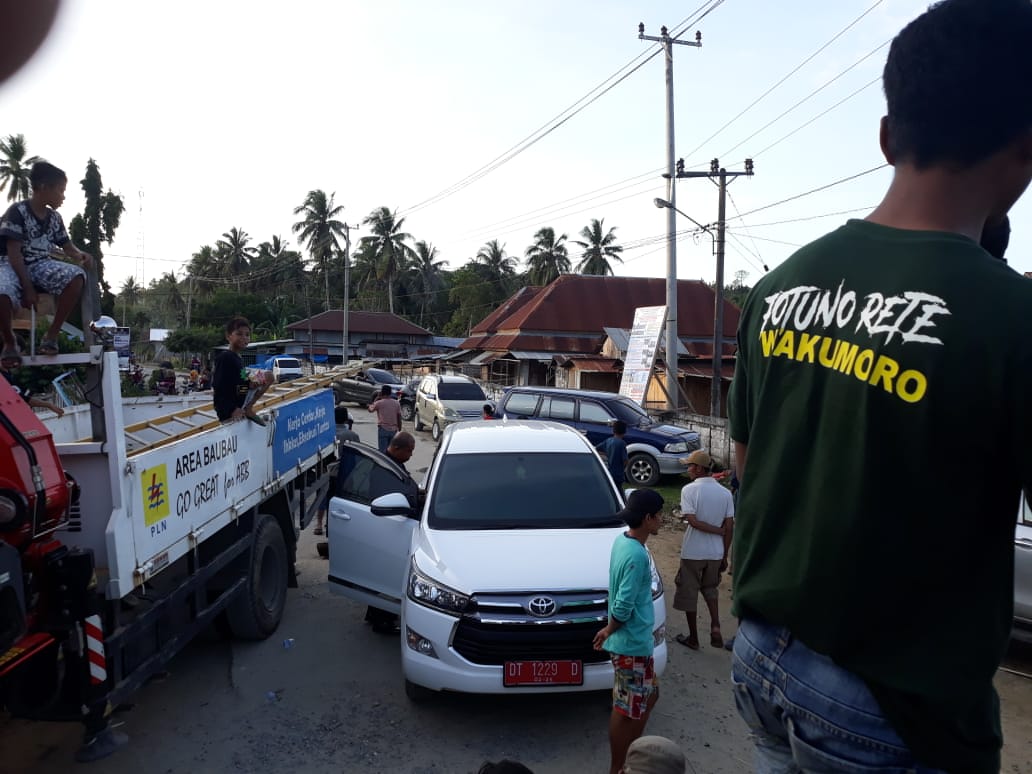 Mobil KPU Disandera Massa Pemblokir Jalan, Tahapan Pilkada Terganggu