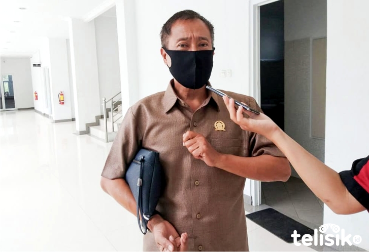 Pemkot Diminta Tertibkan Pengamen dan Pedagang di Lampu Merah