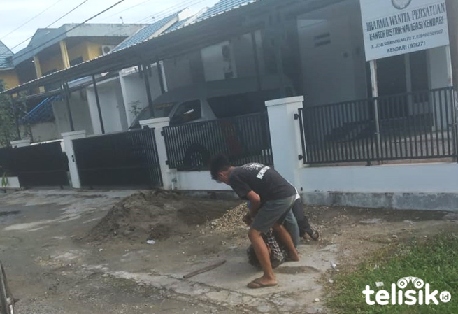 Perkara Sepele, Dua Tukang Becak Adu Jotos