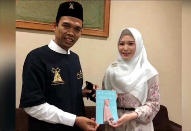 Ustad Abdul Somad Ungkap Hubungan dengan Ayana Moon