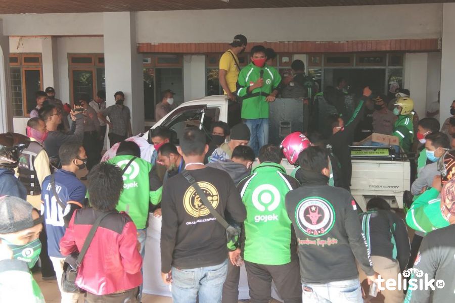 Aplikasi Maxim Dinilai Mainkan Harga, Ratusan Ojol Geruduk Dewan Sultra