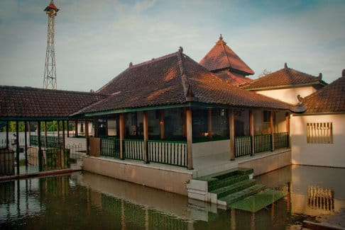 Dibangun Tahun 1724, Masjid Sulthani Plasakuning Masih Terjaga Kelestariannya