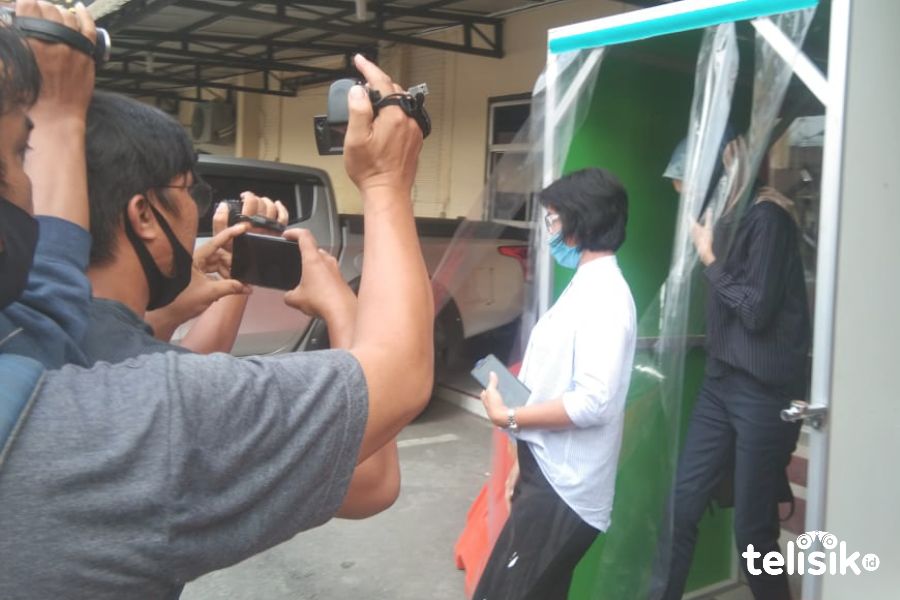 Dua Hari Ditahan, Diduga Keluarga Hana Hanifah Datangi Polres Medan