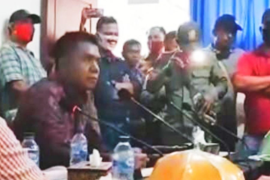 Ketua DPRD Busel Kecewa dengan Pembentukan Pansus